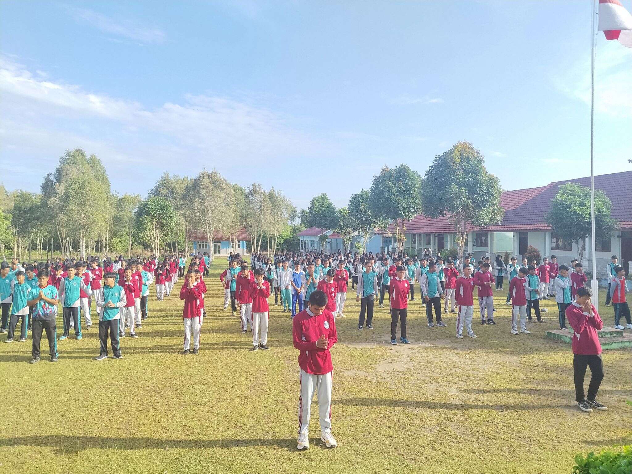 Kegiatan Senam Pagi Siswa/Siswi SMAN 1 Pulau Besar